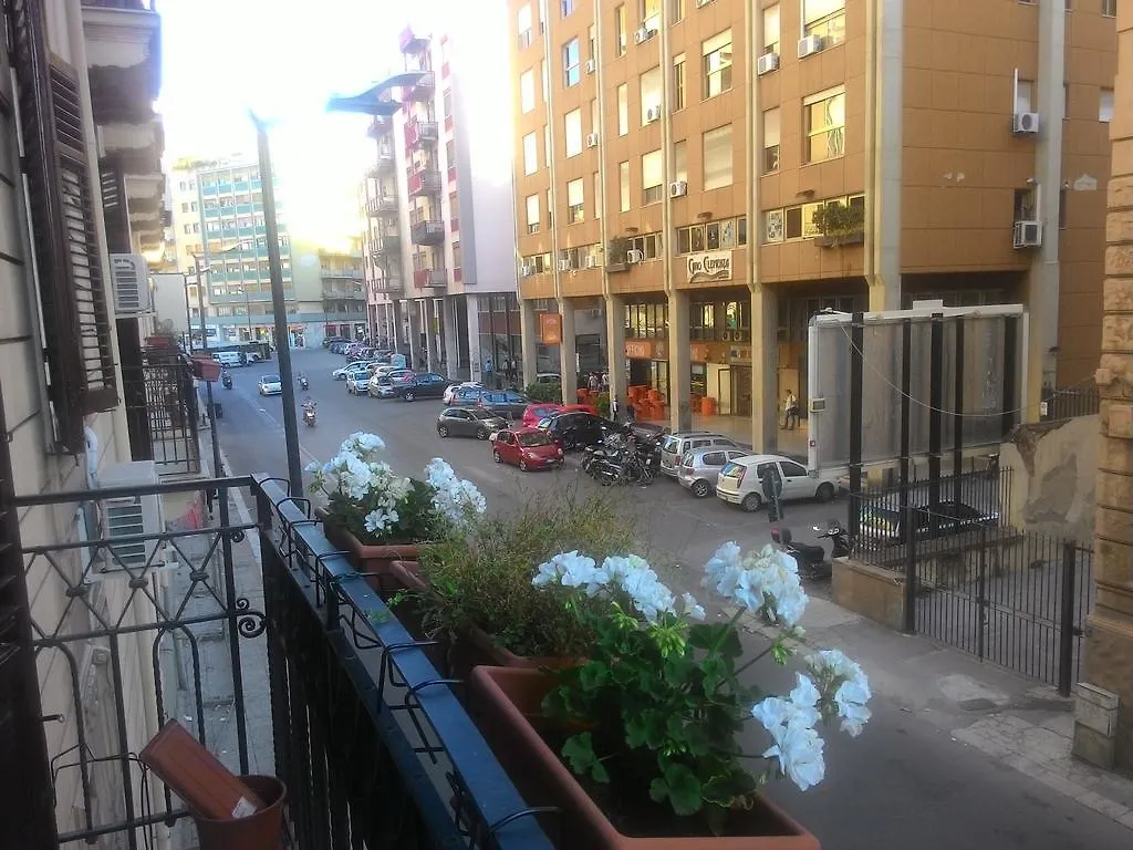 شقة Casa Politeama باليرمو منزل للإقامة